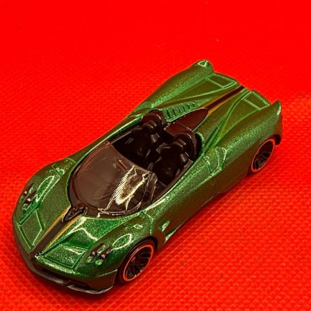 HL Green 2017 Pagani Huayra Roadster DTW86 2...