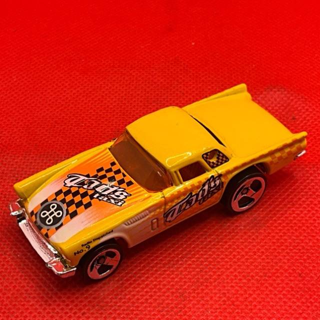 HL Yellow 57 Ford Thunderbird TAXI RODS 1977...