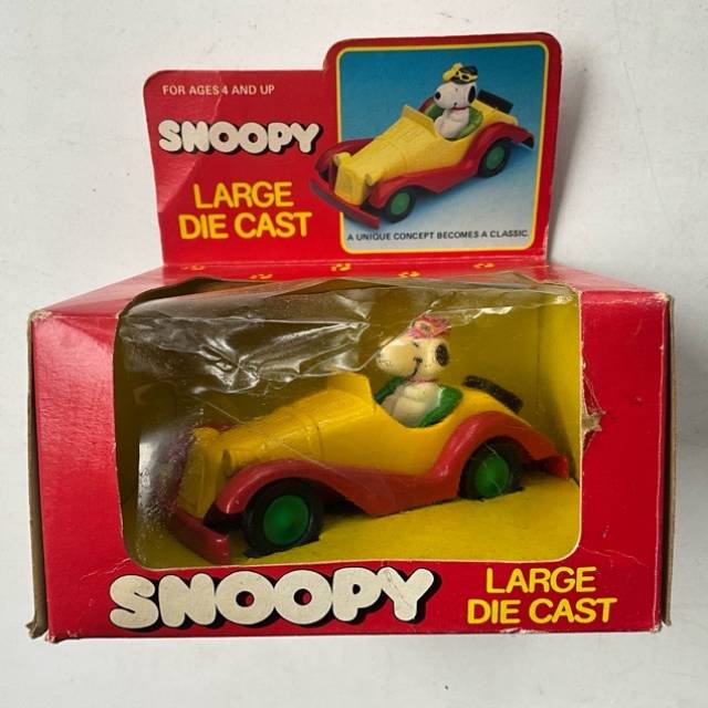 Peanuts Snoopy Large Die Cast Car (Grand Car...
