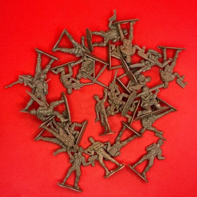 Plastic Army Men GreyGreen x 24