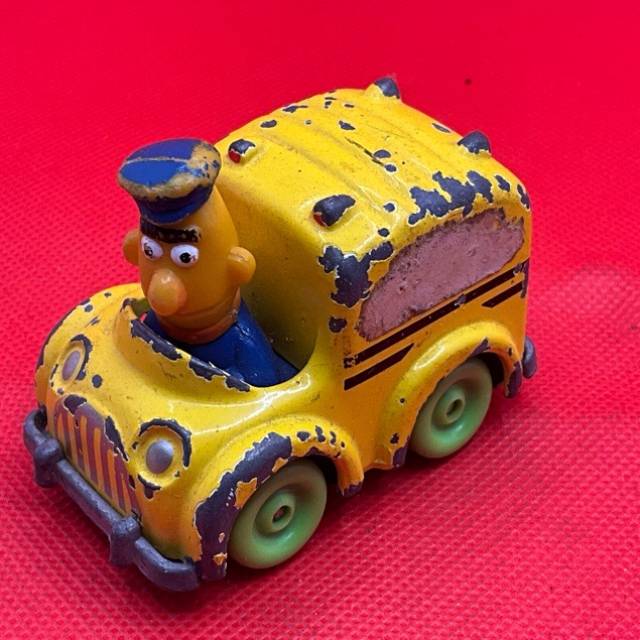 Playskool Sesame Street Bert School Bus Meta...