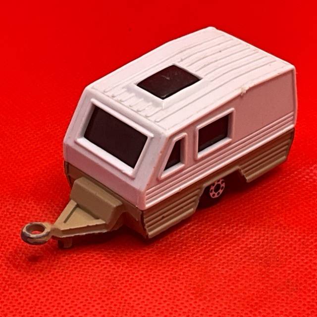 Maisto Camper Trailer White Tan Caravan