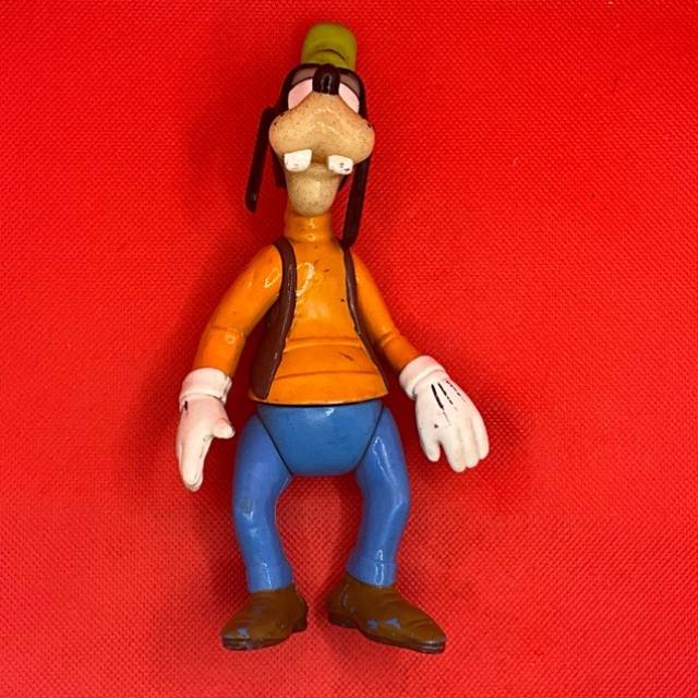 DISNEY GOOFY VINYL FIGURINE 17cm TALL