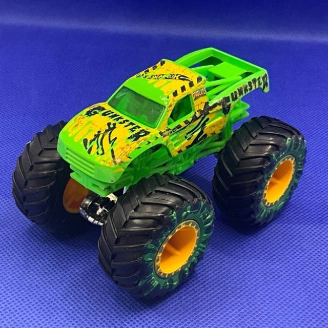 HL Monster Jam Green Gunkster