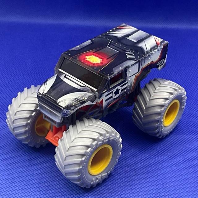 HL Monster Jam War Machine MARVEL Series