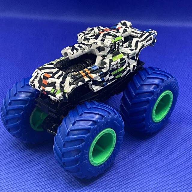 HL Invader Giant Wheels Zebra Monster Truck