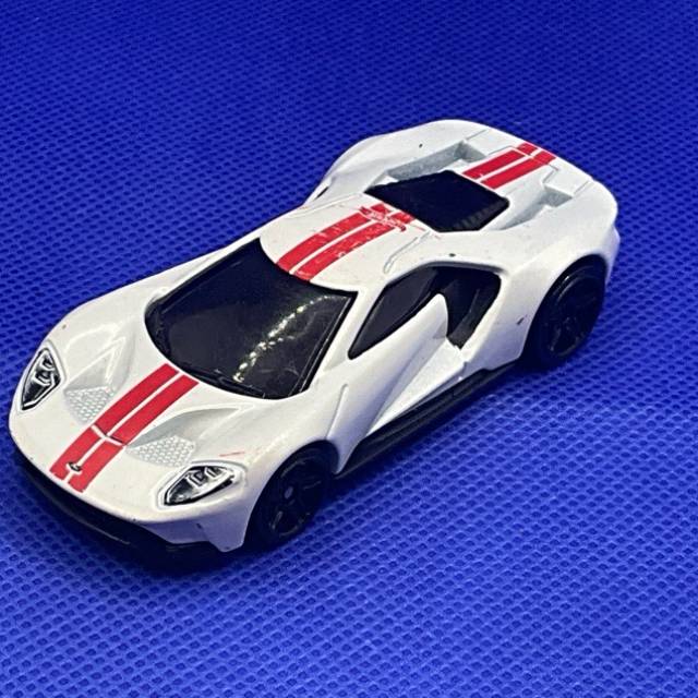 HL White 17 Ford GT 2015 Malaysia